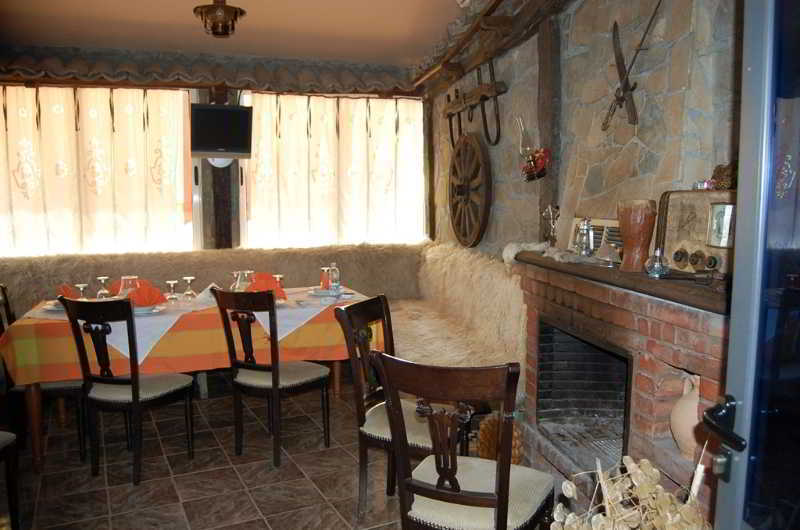 Pilo Lala Konjat Hotel Lushnjë